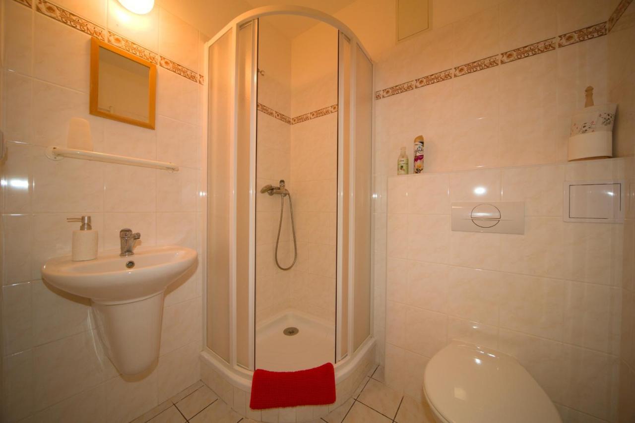 Apartmany U Sneka เชเลซนารูดา ภายนอก รูปภาพ